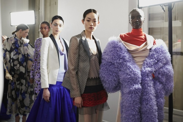 عرض مجموعة  دار Maison Valentino للأزياء الراقية ربيع وصيف 2020