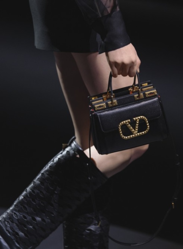 ماهي رسالة مجموعة آكت من VALENTINO لمدينة ميلانو؟