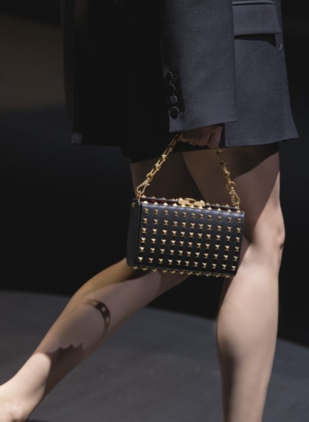 ماهي رسالة مجموعة آكت من VALENTINO لمدينة ميلانو؟