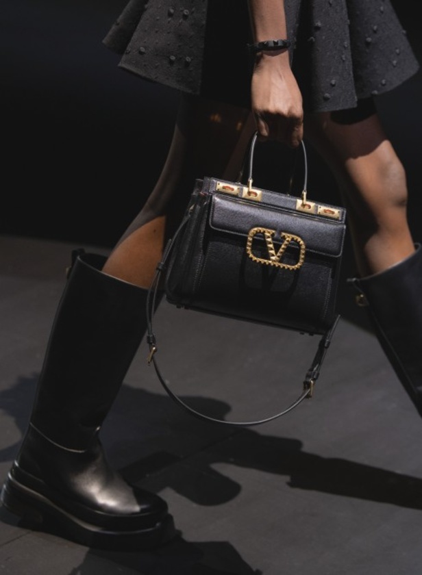 ماهي رسالة مجموعة آكت من VALENTINO لمدينة ميلانو؟