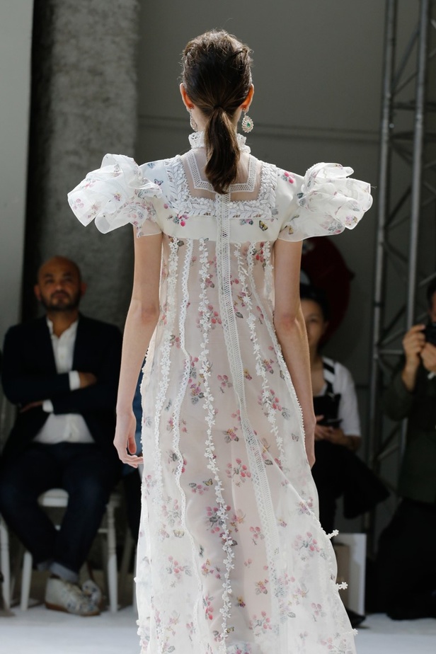 مجموعة Giambattista Valli للهوت كوتور لموسم خريف 2016