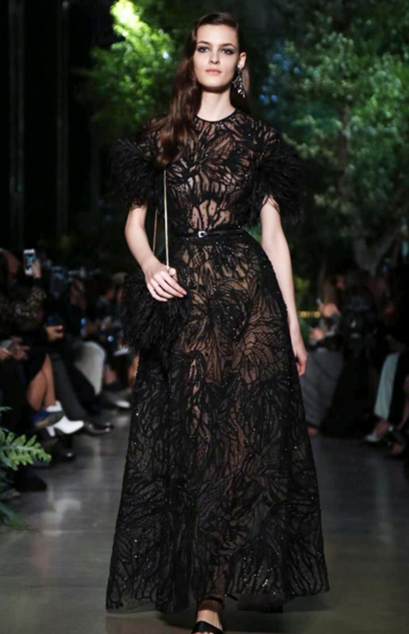 Elie Saab يمنح سندريلا سحر شهرزاد