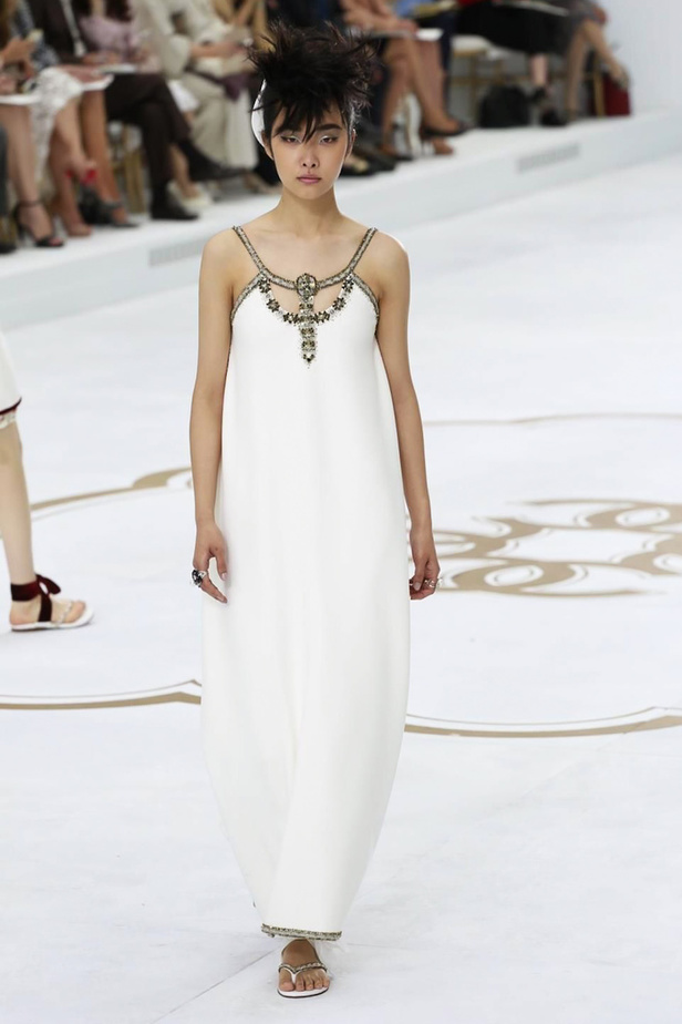 مجموعة Chanel Couture تُجسّد جوانب المرأة المتعددة!