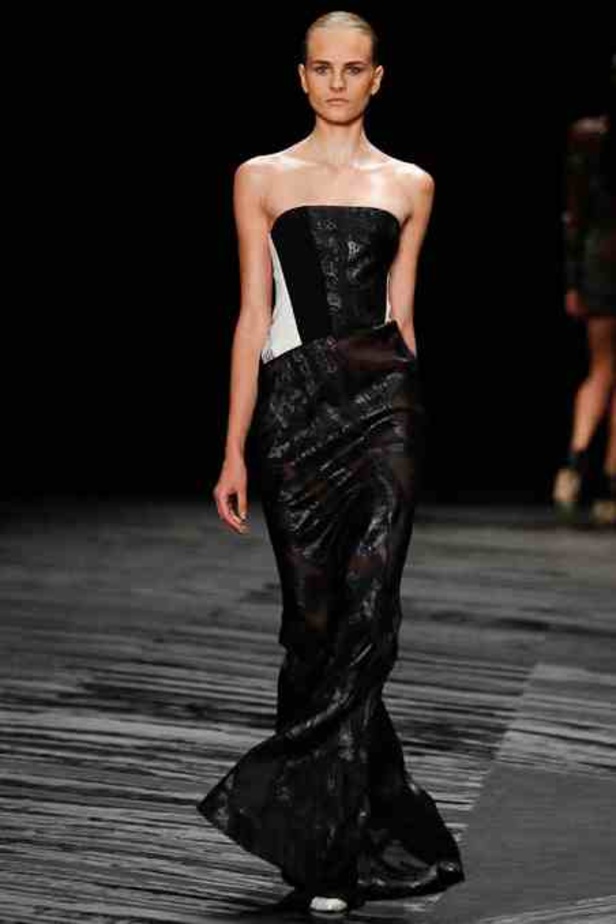 الفصول الأربعة تجتمع تحت سحابة J. MENDEL