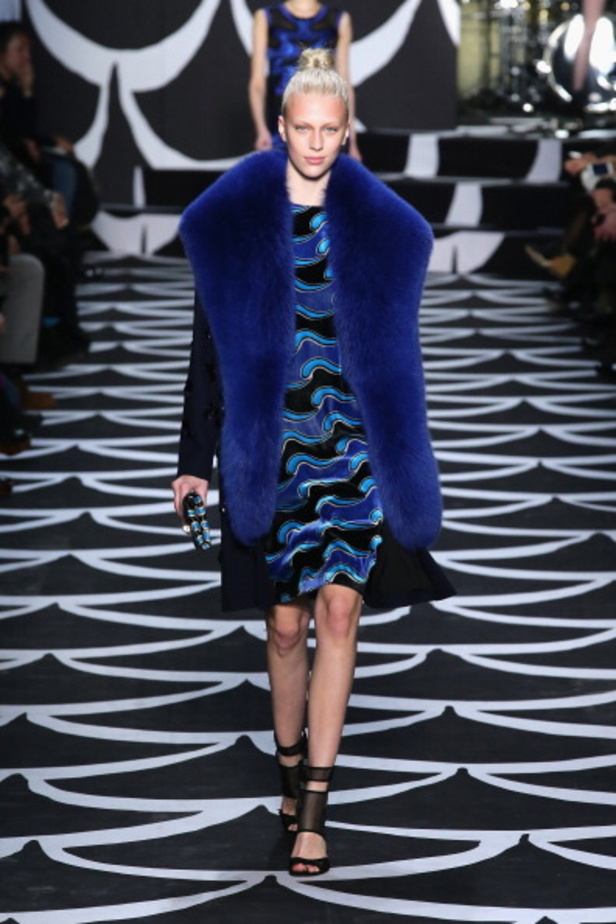 DVF: تصاميم ذهبية بأجمل النقشات