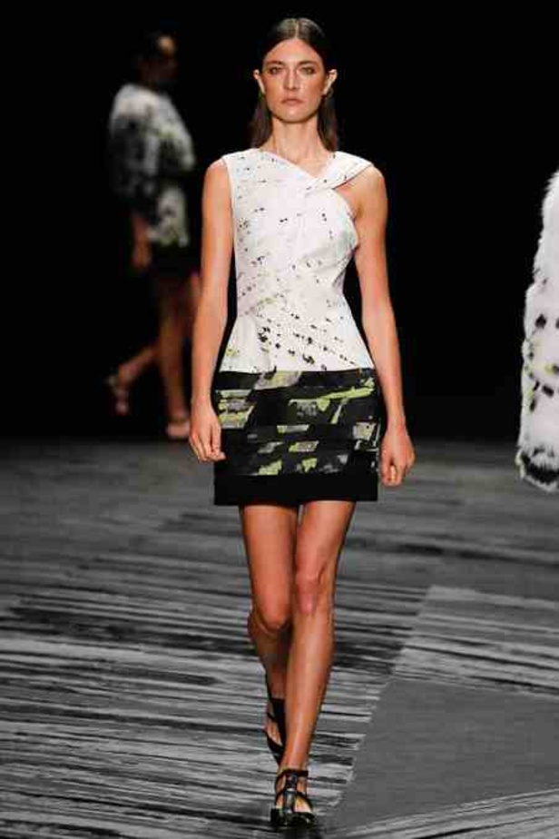 الفصول الأربعة تجتمع تحت سحابة J. MENDEL