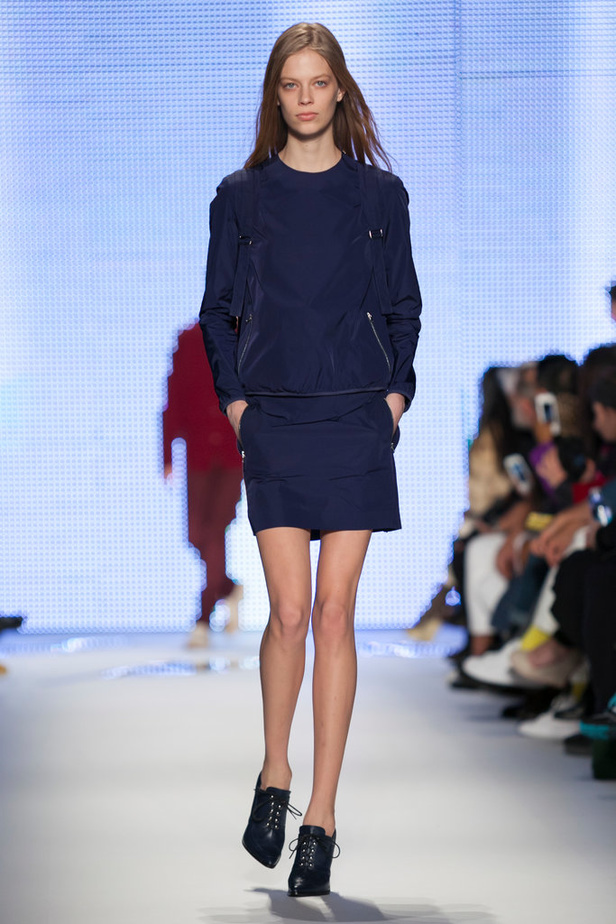 LACOSTE: أناقة لا تعرف التعب