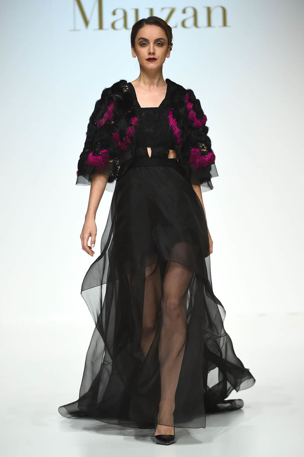 مجموعة Mauzan لسيدّة غامضة