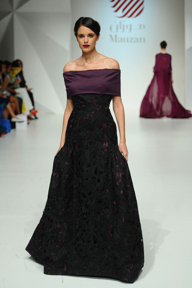 مجموعة Mauzan لسيدّة غامضة