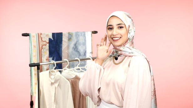 Roland Mouret: تصاميم جذابة لسهراتك الطويلة..