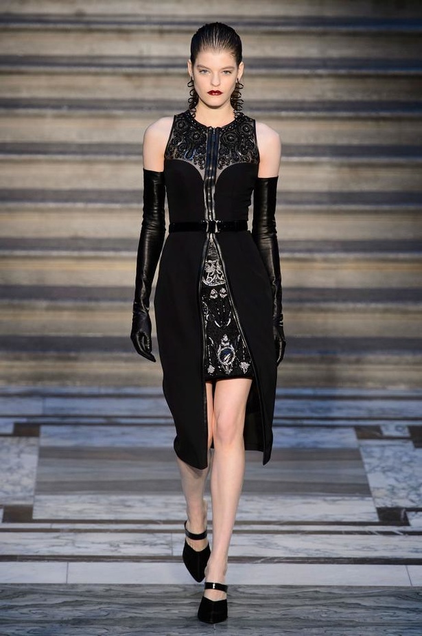 Julien Macdonald عاشق لموضة الشبك