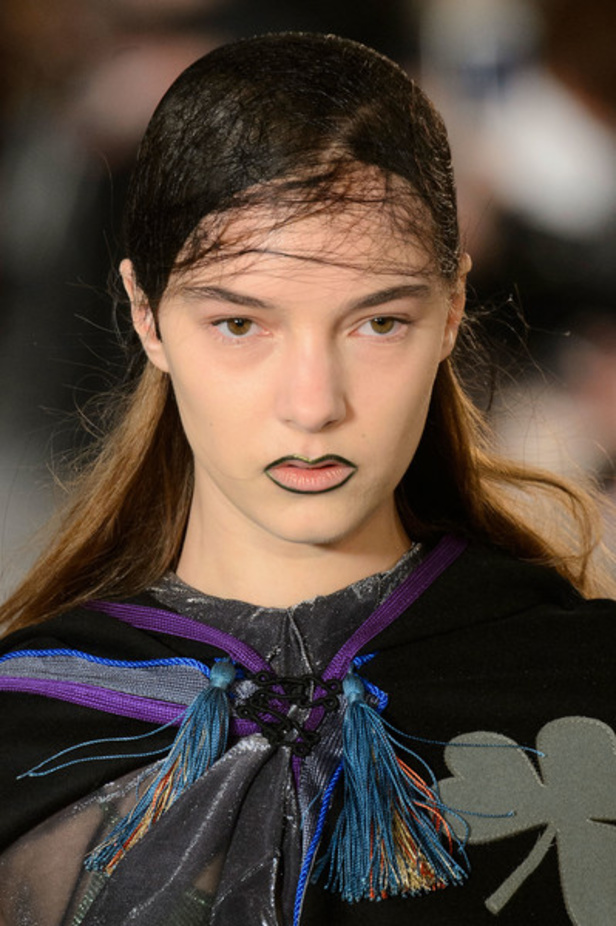 مجموعة فوضويّة وعشوائية لـMaison Margiela في عرض ربيع وصيف 2016