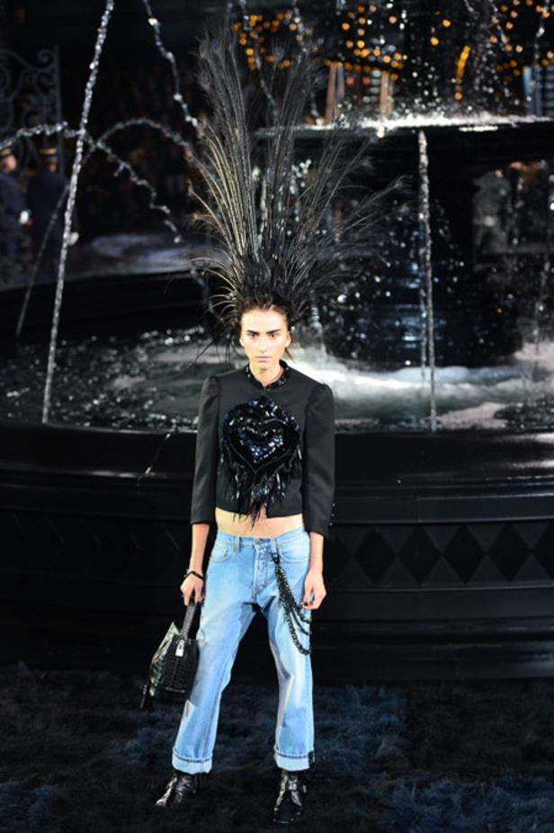 Louis Vuitton تودّع مارك جايكوبز في عرض استثنائي