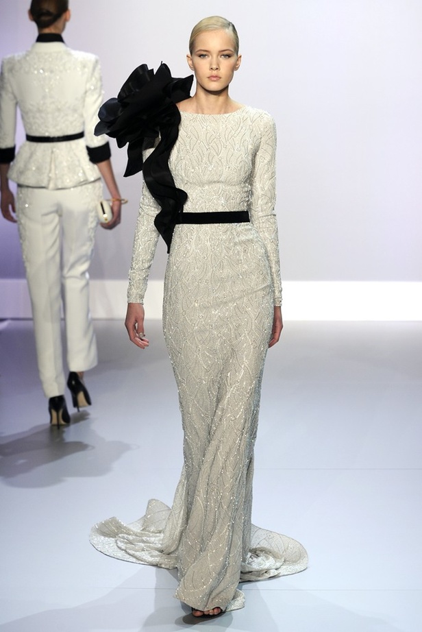 Ralph & Russo مجموعة حالمة تعيدنا الى العصر الذهبي