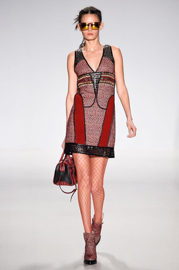 الكاروهات والأقمشة المطبّعة في عرض  Custo Barcelona