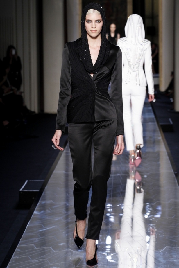 Atelier Versace الآلهة العصرية