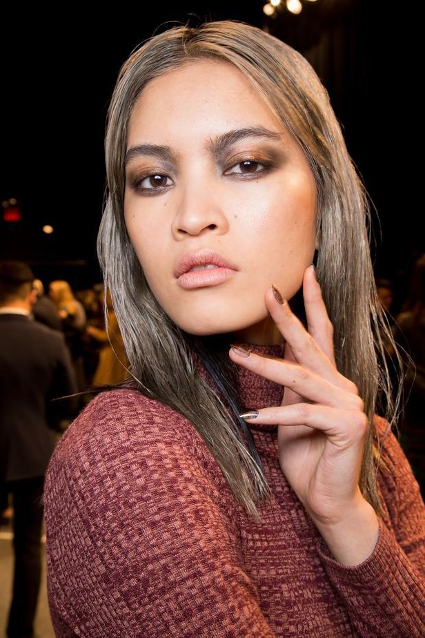 وشوم الجلد تغزو تصاميم Tadashi Shoji في نيويورك