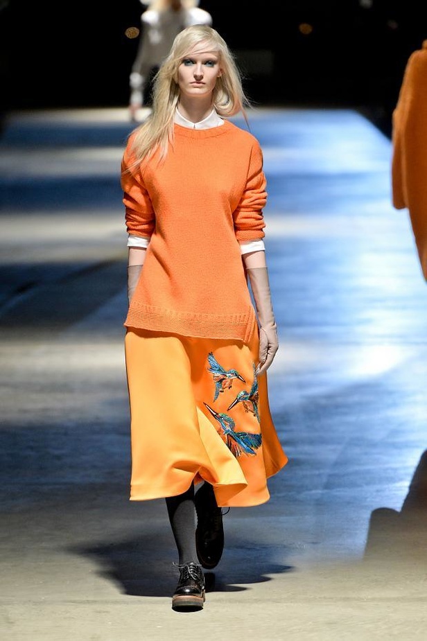 أزياء Giles... تفاصيل صغيرة تصنع الدهشة