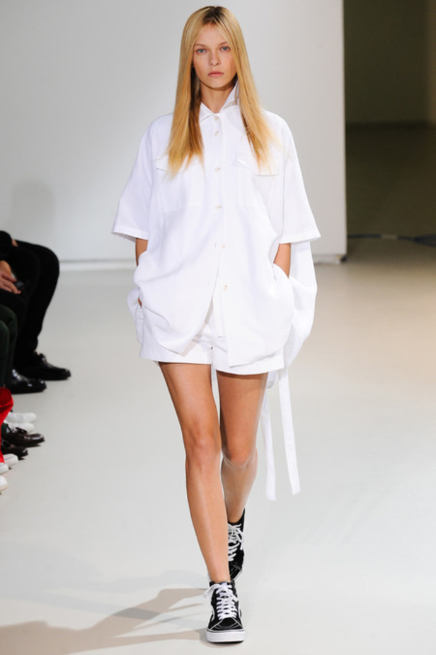 Yang Li: الاسلوب الذكوري رمز الخفة والراحة