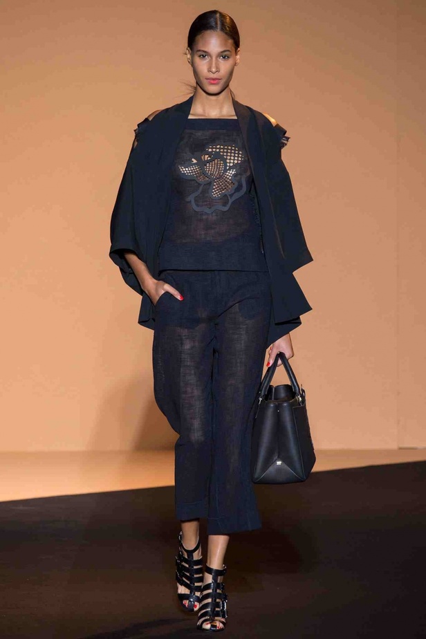 أزهار الرغبة تتفتح مع ربيع ROLAND MOURET 