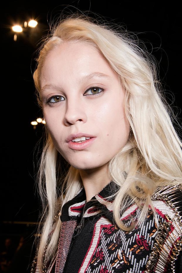 دار Hervé Léger تنتقل الى عالم الـPunk في مجموعة خريف 2016