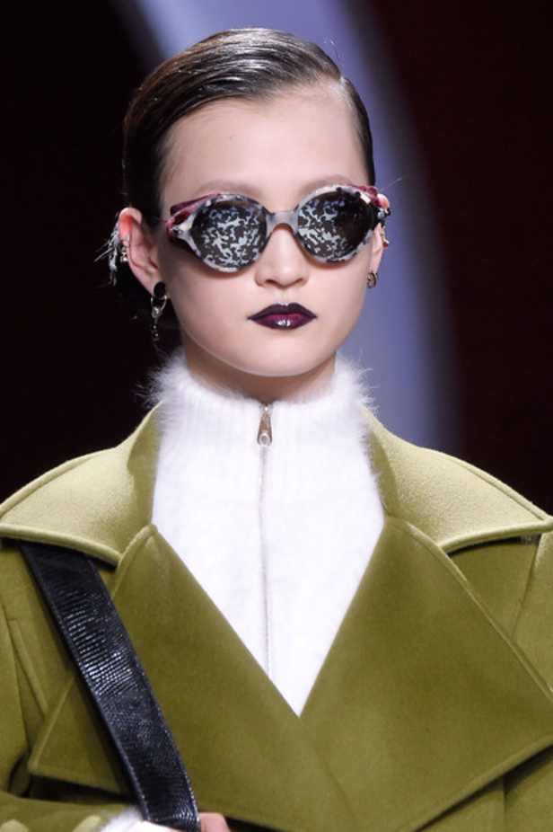 الأقمشة المطبّعة تبرز هوية ديور للأزياء الراقية 