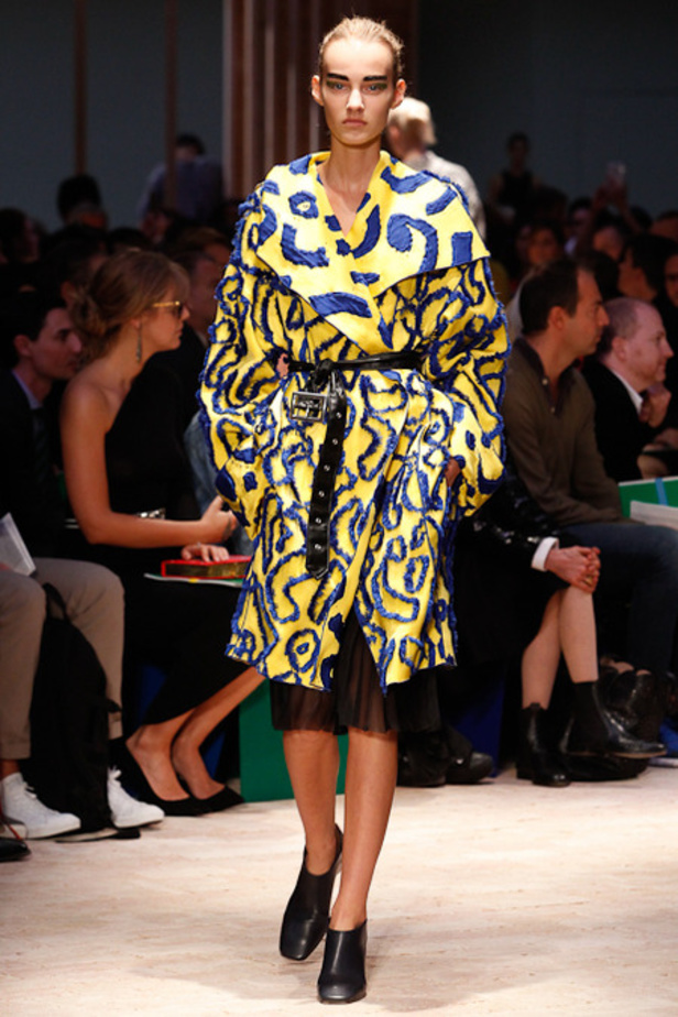 Celine أقمشة فريدة لانوثة ساحرة