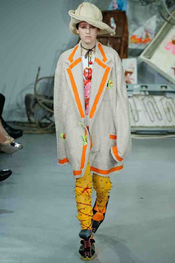 أرفضى كل القيود مع ربيع MEADHAM KIRCHHOFF