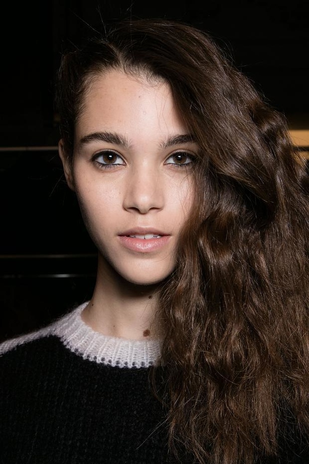 دار Hervé Léger تنتقل الى عالم الـPunk في مجموعة خريف 2016