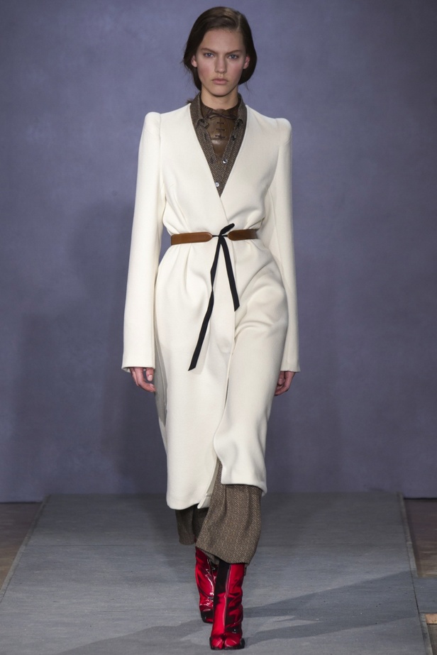 أناقة انكليزية من دار Martin Margiela الفرنسية