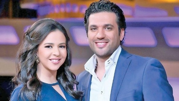 Roland Mouret: تصاميم جذابة لسهراتك الطويلة..