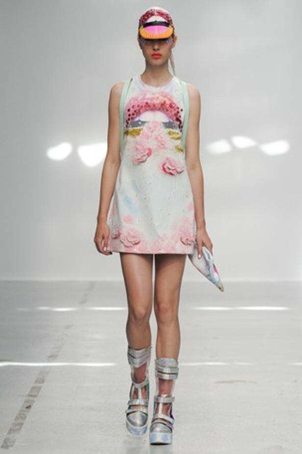 ورود ونقوش ملكية تحاكي مجموعة MANISH ARORA