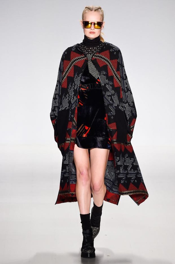 الكاروهات والأقمشة المطبّعة في عرض  Custo Barcelona