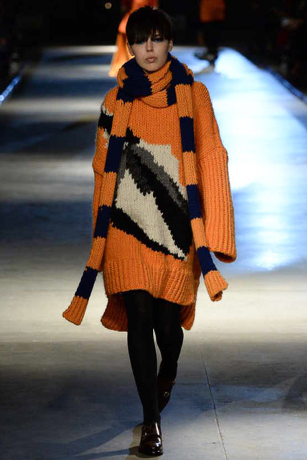 أزياء Giles... تفاصيل صغيرة تصنع الدهشة