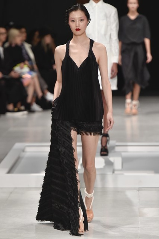 مجموعة Chalayan لربيع و صيف 2016