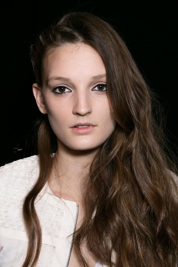 دار Hervé Léger تنتقل الى عالم الـPunk في مجموعة خريف 2016