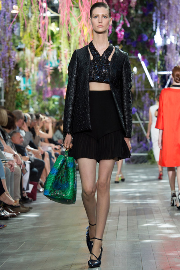 Christian Dior يبهر الحضور بعرض فريد من نوعه