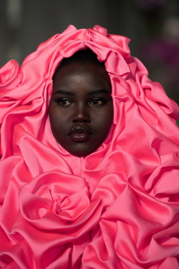 عرض أزياء فالنتينو لربيع 2019