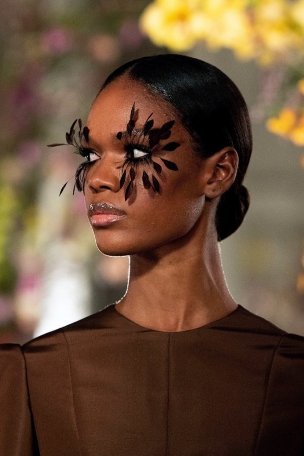 عرض أزياء فالنتينو لربيع 2019