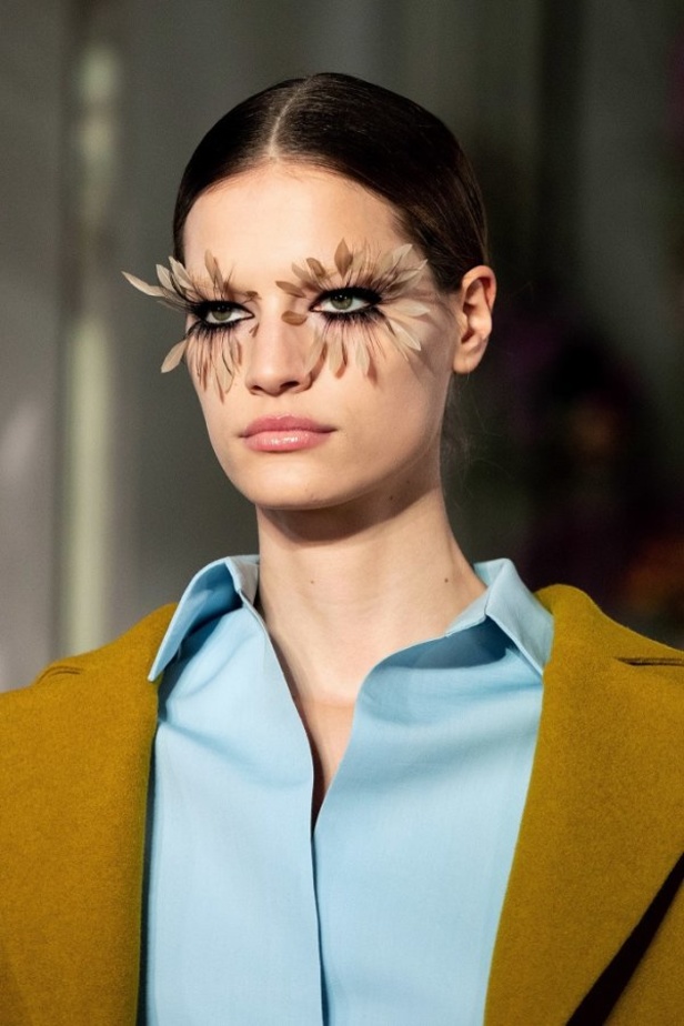 عرض أزياء فالنتينو لربيع 2019