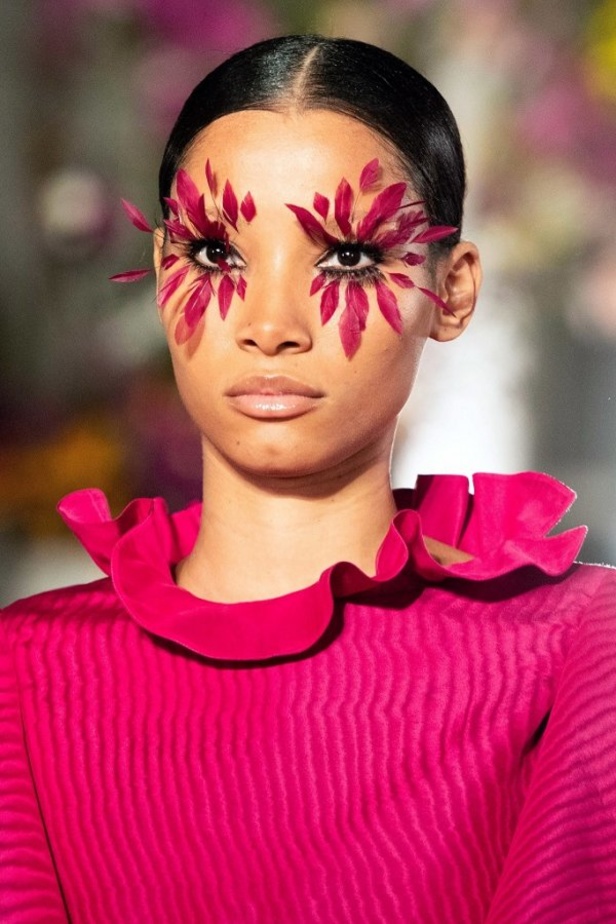 عرض أزياء فالنتينو لربيع 2019