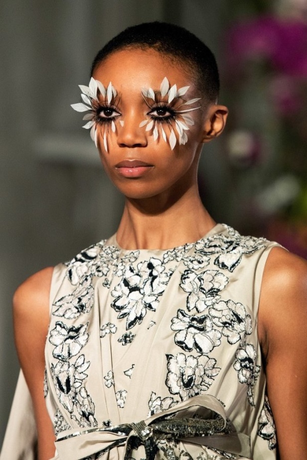 عرض أزياء فالنتينو لربيع 2019