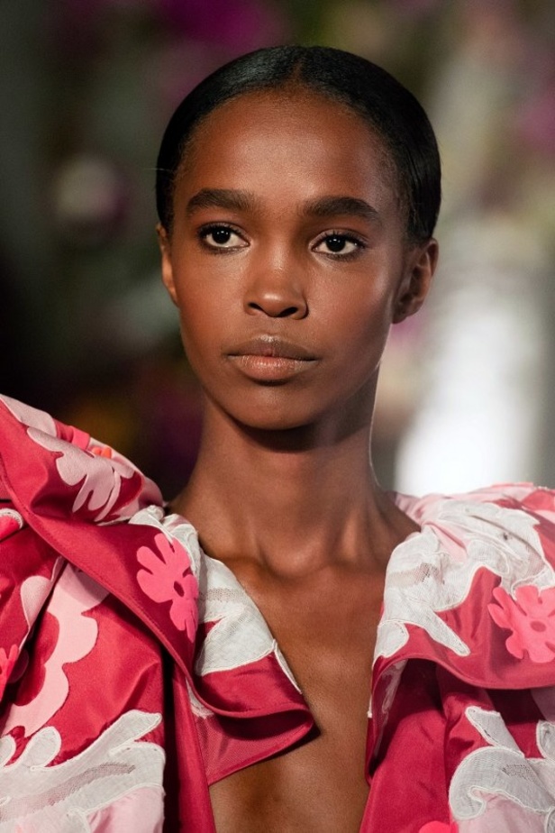 عرض أزياء فالنتينو لربيع 2019