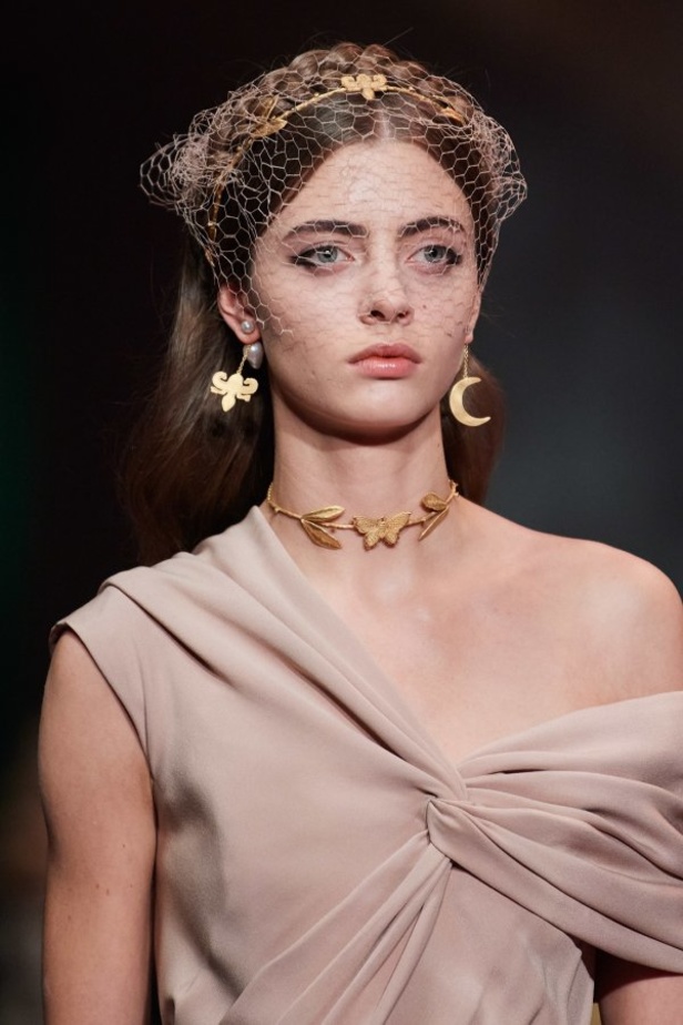 عرض ازياء Dior ديور لـ haute couture ربيع وصيف 2020