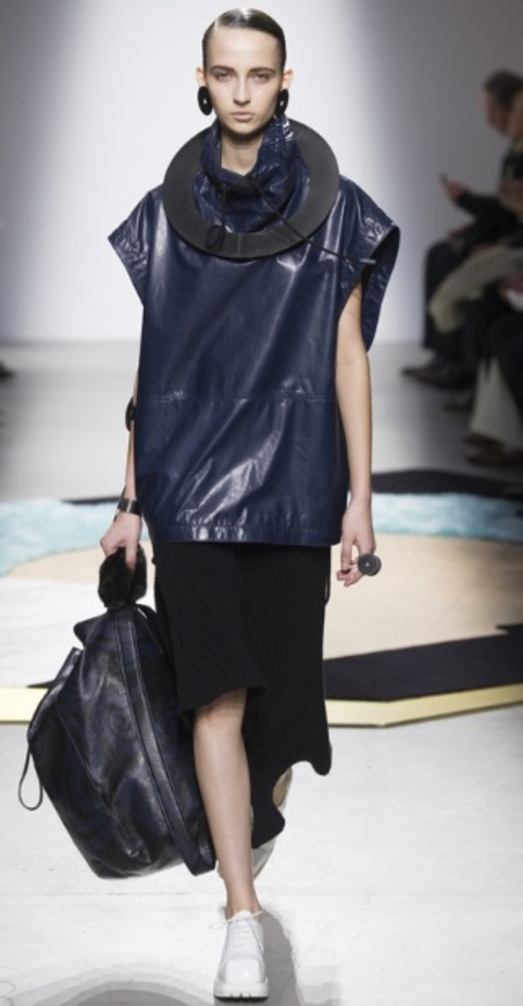 Acne Studios... وليمة تشبع النهم للتصاميم المتجددة  