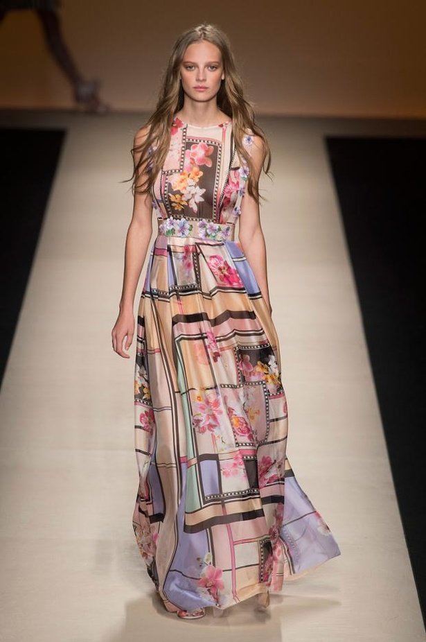 حوريات بوهيمية في عرض Alberta Ferretti لربيع وصيف 2015