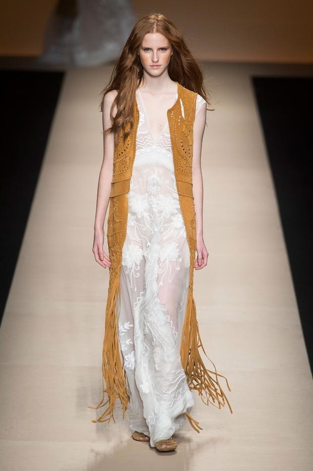 حوريات بوهيمية في عرض Alberta Ferretti لربيع وصيف 2015