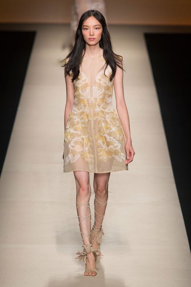 حوريات بوهيمية في عرض Alberta Ferretti لربيع وصيف 2015