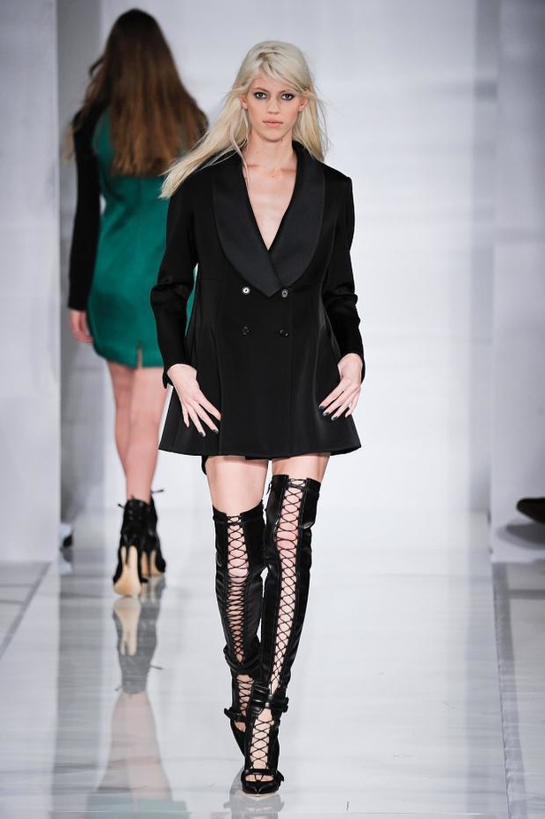 Antonio Berardi وشياكة الأسود