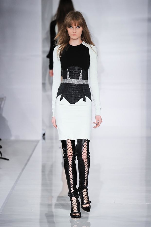 Antonio Berardi وشياكة الأسود